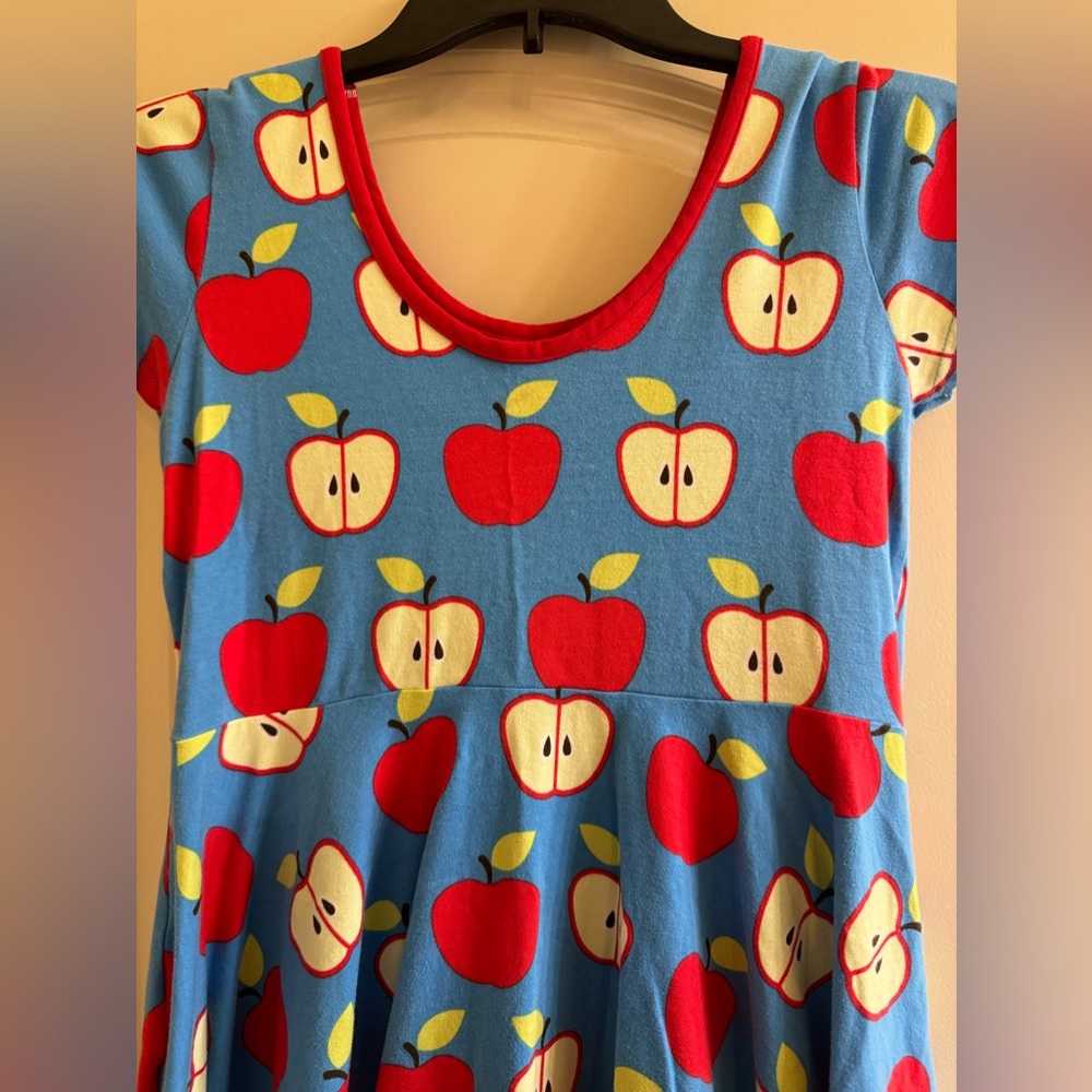 Kelly’s Kids Apple Dress size 14-16